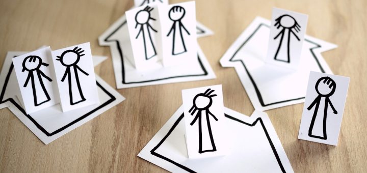 entdecken sie die facettenreiche welt der familiendynamik. erfahren sie, wie beziehungen, rollen und kommunikation innerhalb der familie das zusammenleben beeinflussen und welche strategien hilfreich sind, um harmonische und unterstützende familiäre strukturen zu schaffen.