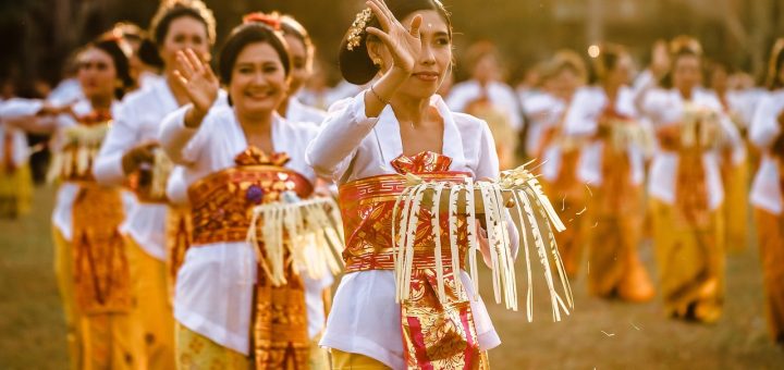 entdecken sie die faszinierenden traditionen, die verschiedene kulturen prägen. von festlichen bräuchen bis hin zu handwerklichen fertigkeiten – lassen sie sich von der vielfalt und schönheit der traditionen inspirieren.