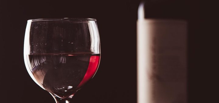 entdecken sie unsere exquisite weinauswahl, die sorgfältig ausgewählt wurde, um jedem gaumen gerecht zu werden. von feinen rotweinen bis hin zu erfrischenden weißweinen – finden sie den perfekten wein für jeden anlass.