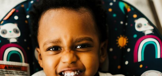 erfahren sie, wie sie mit trotzanf&auml;llen bei kleinkindern umgehen k&ouml;nnen und erhalten sie hilfreiche tipps zur beruhigung und positiven erziehung.