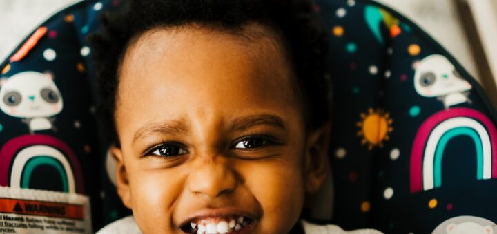 erfahren sie, wie sie mit trotzanf&auml;llen bei kleinkindern umgehen k&ouml;nnen und erhalten sie hilfreiche tipps zur beruhigung und positiven erziehung.